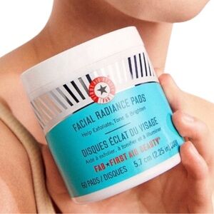 SALE❗️FIRST AID BEAUTY Facial Radiance Pads